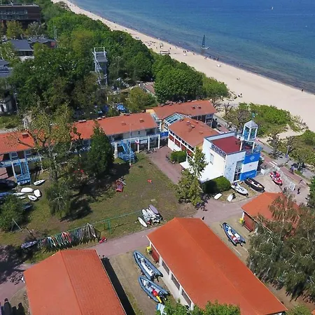 Yacht Club 3*