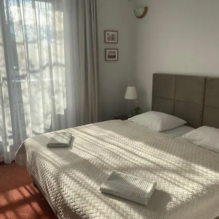 Yacht Club Bed & Breakfast