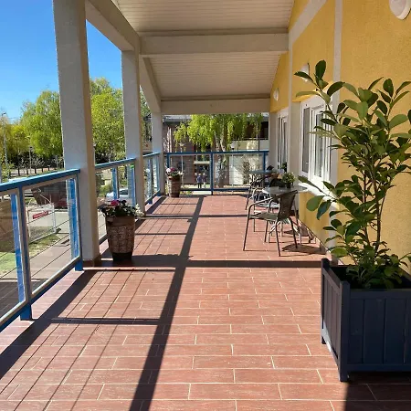 Yacht Club Bed and Breakfast Σόποτ