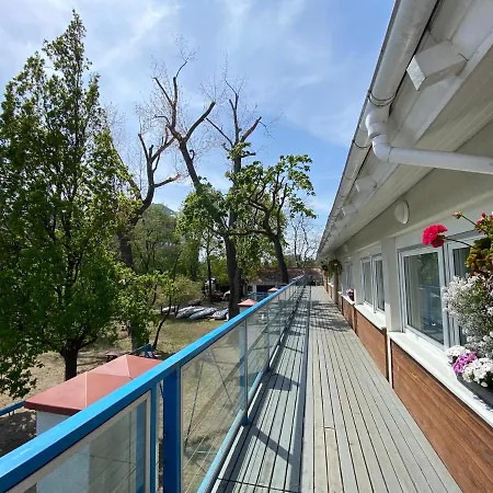 Bed and Breakfast Yacht Club Σόποτ