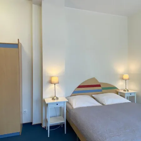 Yacht Club Bed & Breakfast