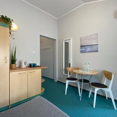 Yacht Club Bed & Breakfast 3*