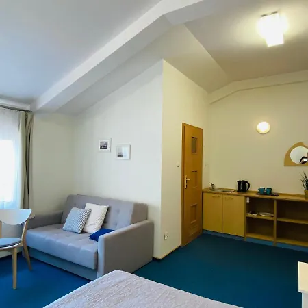 Bed & Breakfast Yacht Club 3*