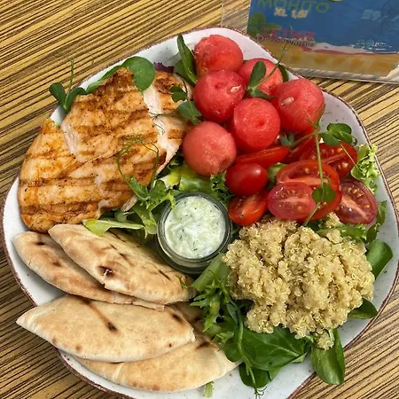 Bed & Breakfast Yacht Club 3*