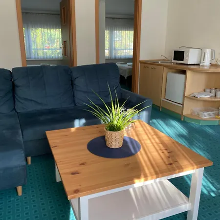 Yacht Club Bed & Breakfast 3*