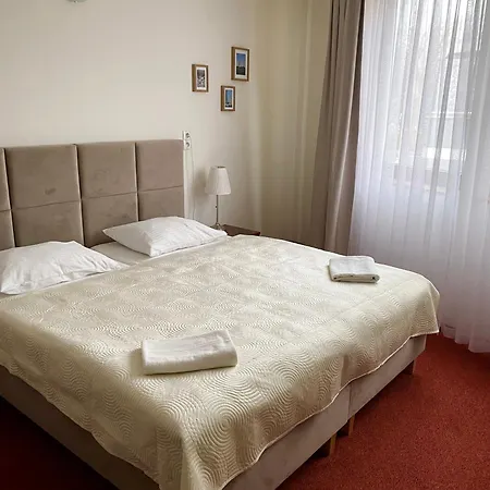 Panzió Yacht Club 3*
