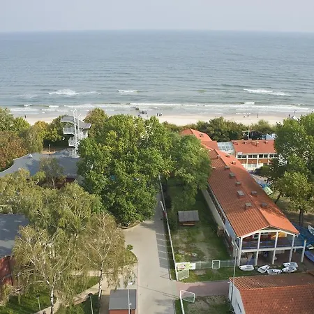 Bed and breakfast Yacht Club 3*