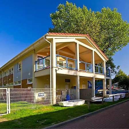 Yacht Club 3* סופוט