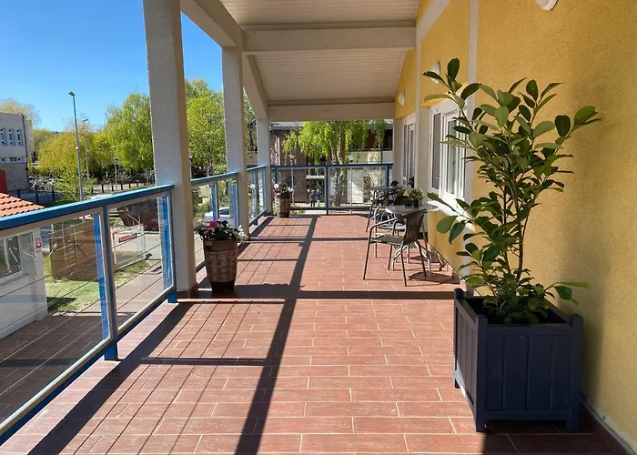 Yacht Club Bed & Breakfast Sopot