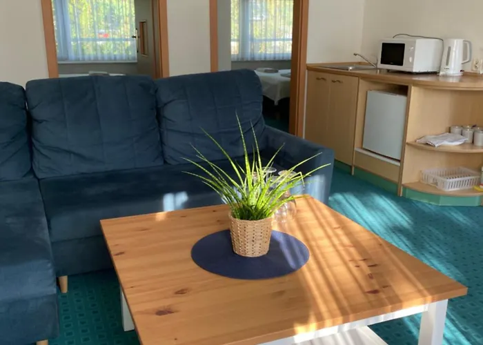 Yacht Club Bed & Breakfast 3*